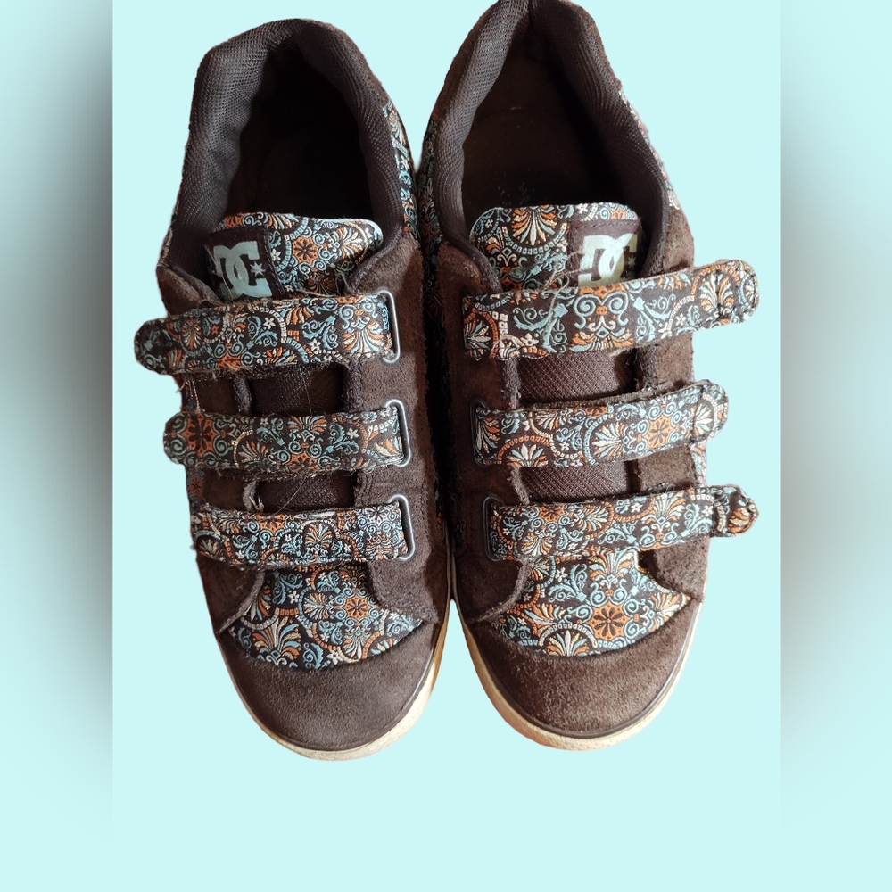 DC Chelsea Velcro brocade and suede